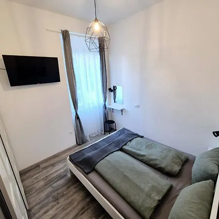 Holiday Apartment Апартаменты