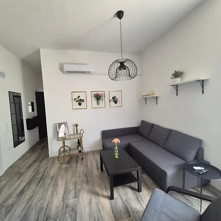 Holiday Apartment Апартаменты